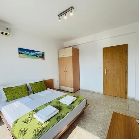 Sunny House 302 Two Bedroom Lejlighed